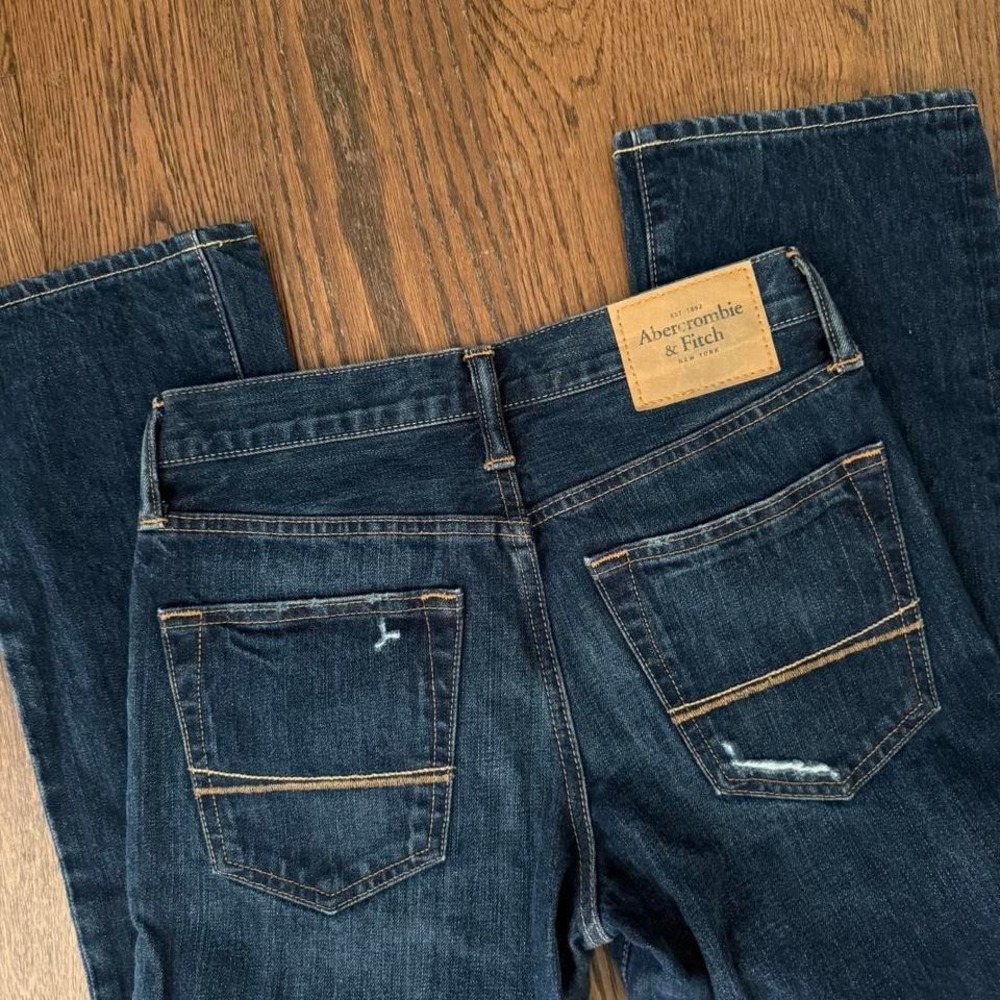 Abercrombie & Fitch Dark Wash Distressed Jeans W28 L30